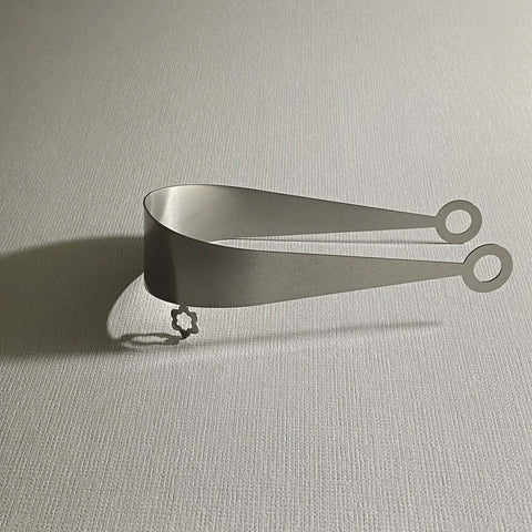 Circles serving tongs